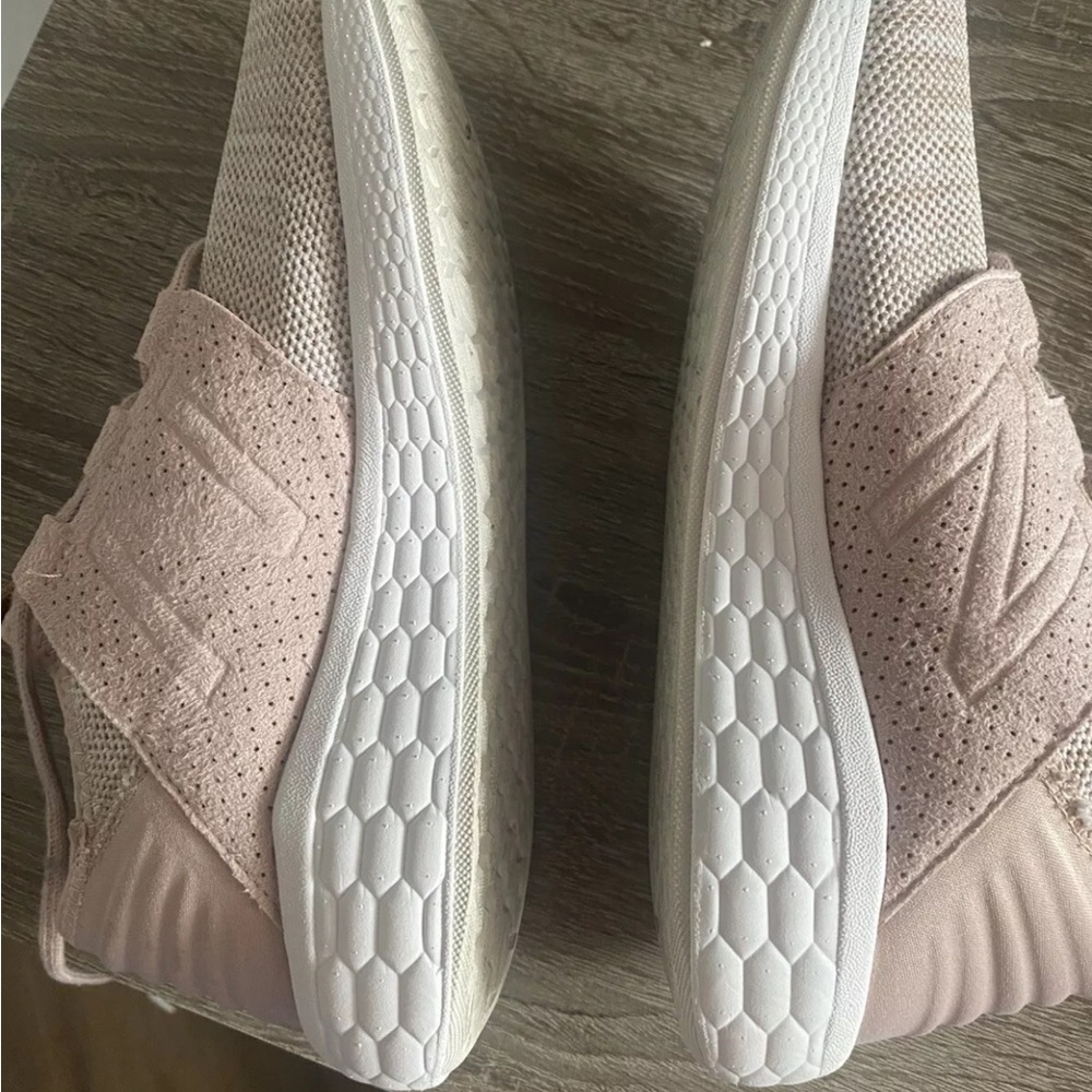 New Balance Women's Pink Sneakers